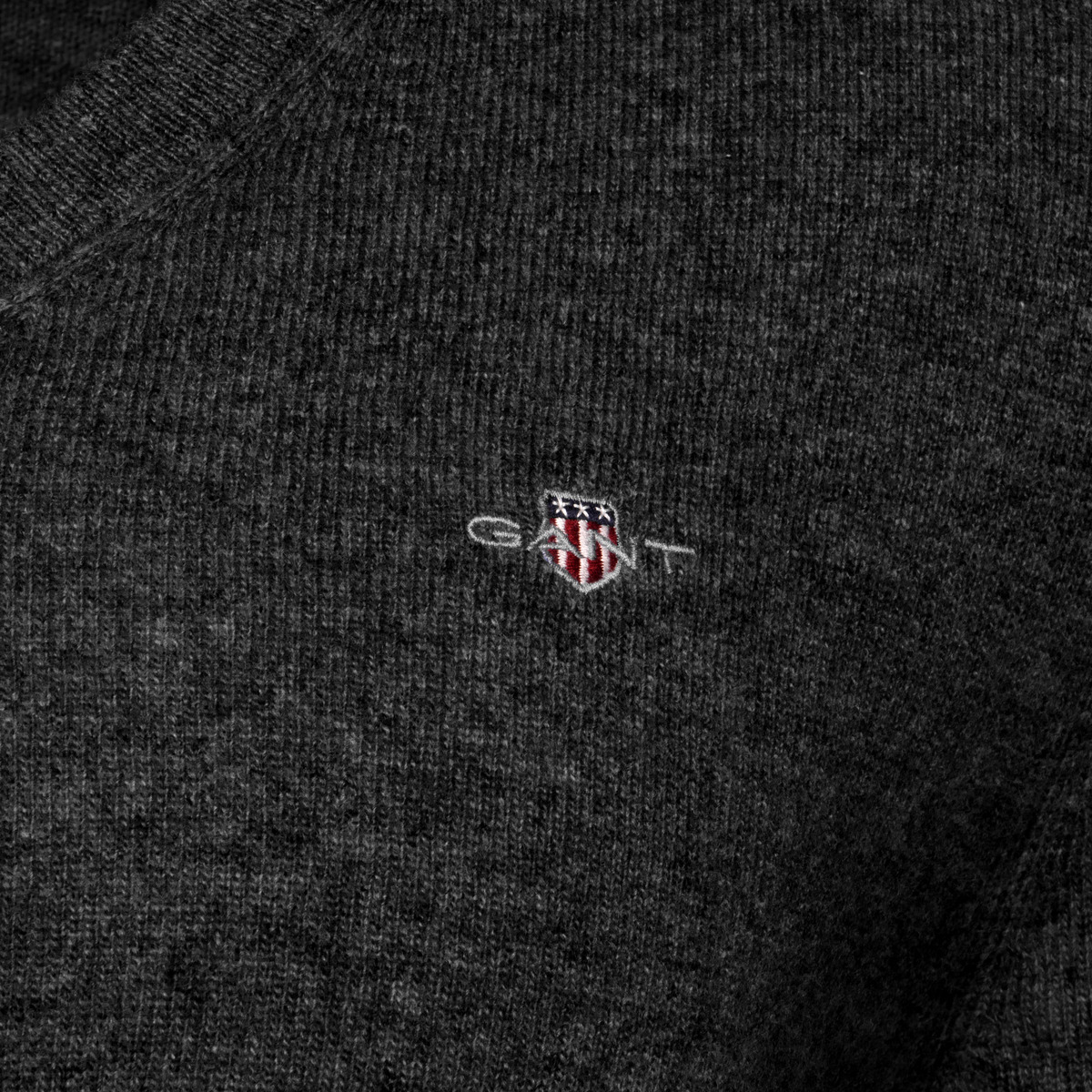 GANT Extrafine Lambswool V-Neck Pullover schwarz