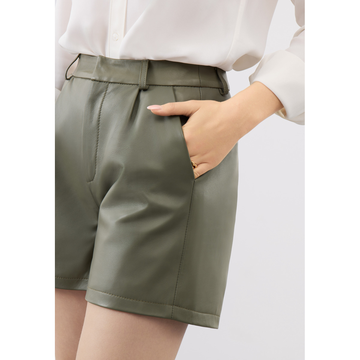 Bolongaro Trevor Sasha Short Ledershorts dunkelgruen