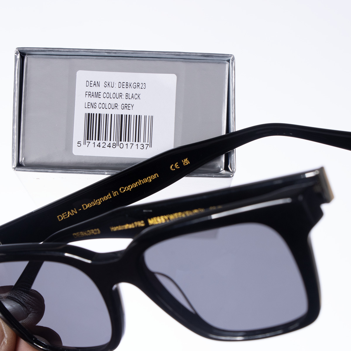 MESSYWEEKEND DEAN Sonnenbrille schwarz