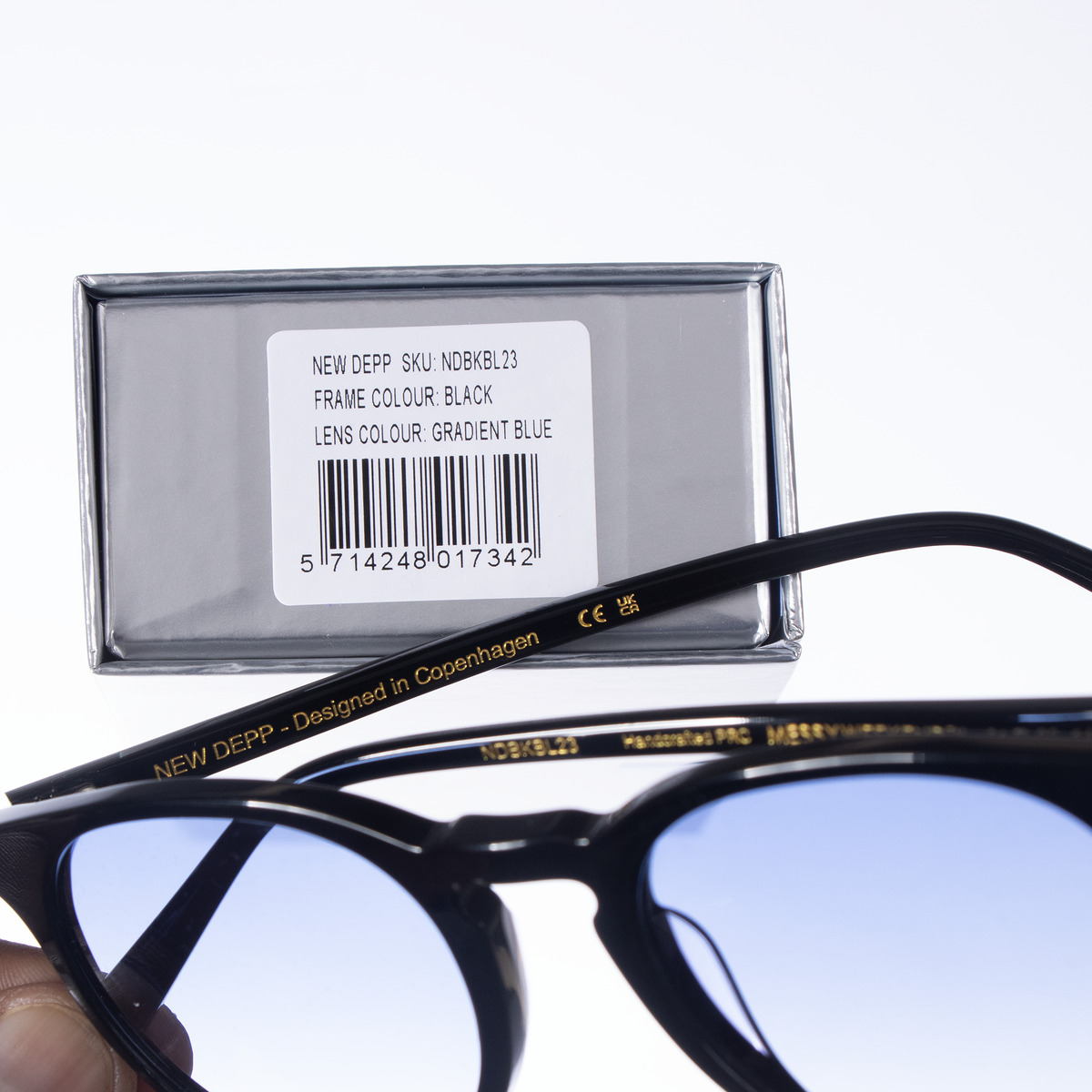 MESSYWEEKEND NEW DEPP Sonnenbrille schwarz